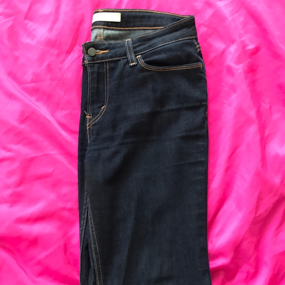 Dark wash Levi legging Jeans size 29